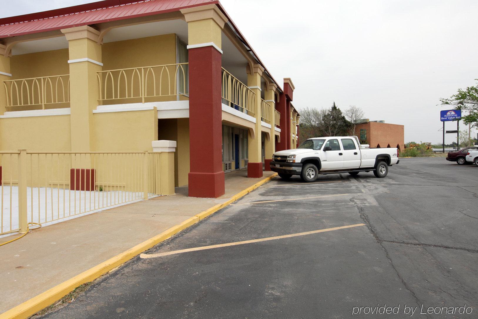 Americas Best Value Inn Weatherford Exterior photo