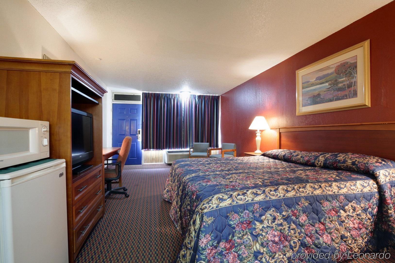 Americas Best Value Inn Weatherford Room photo