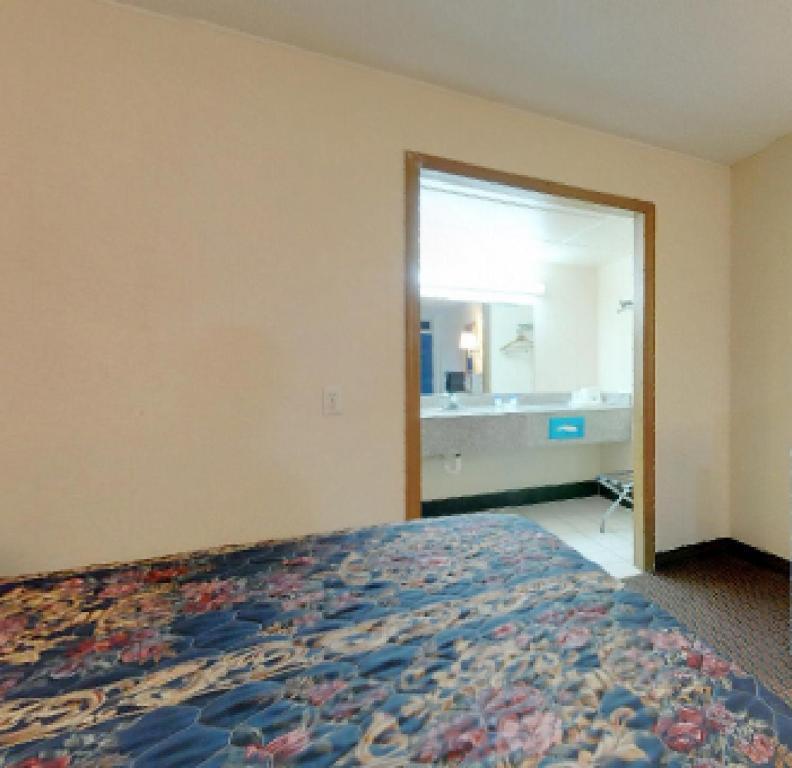 Americas Best Value Inn Weatherford Room photo